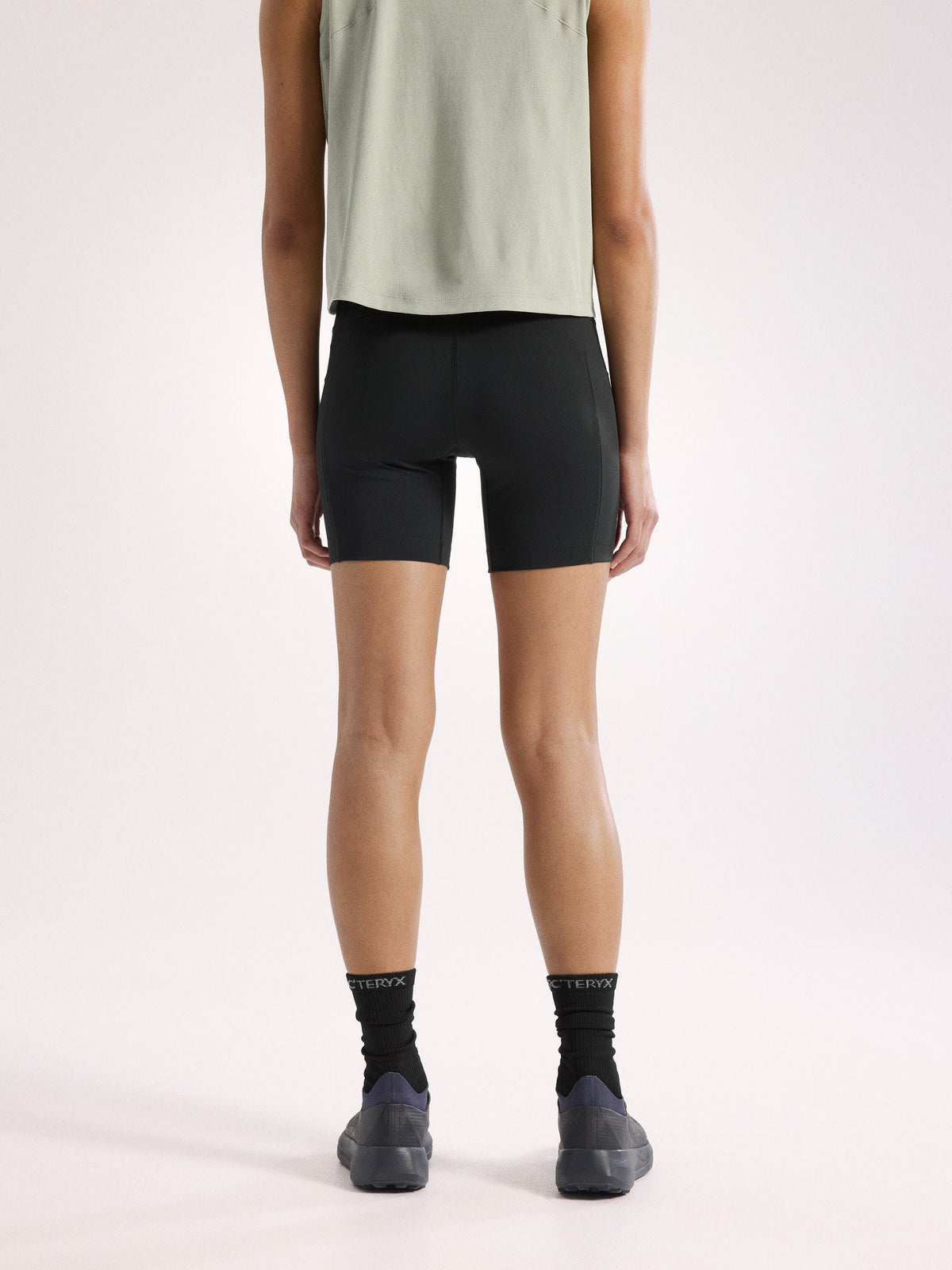 Essent High-Rise Utility Short 6" Women's