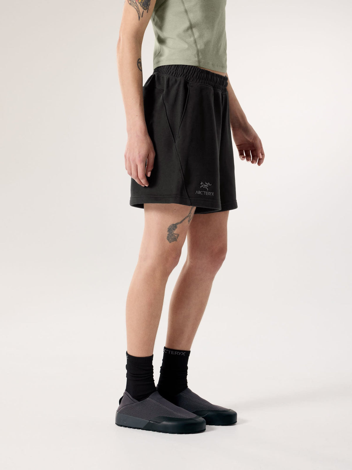 Emblem Fleece Short 6" Women's