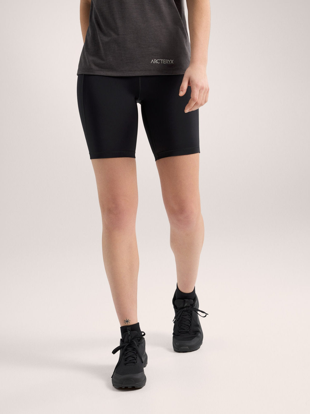 Essent High-Rise Short 8" Women's