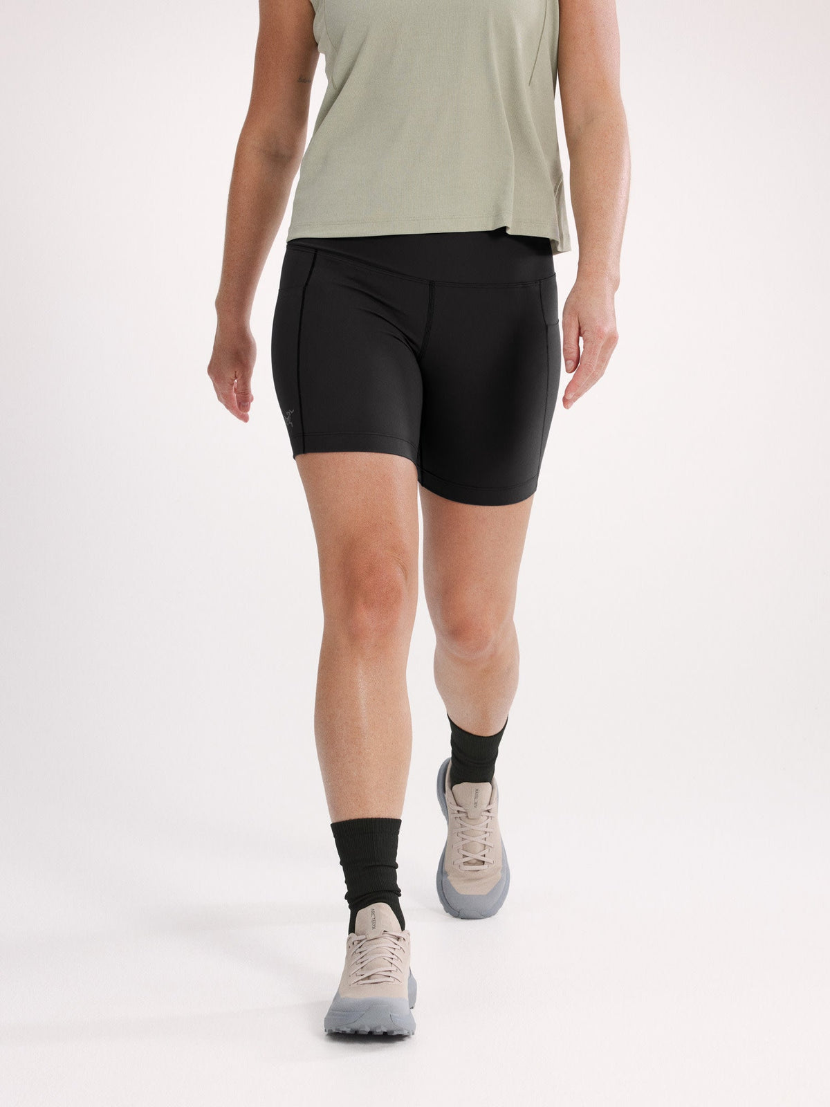 Essent High-Rise Utility Short 6" Women's